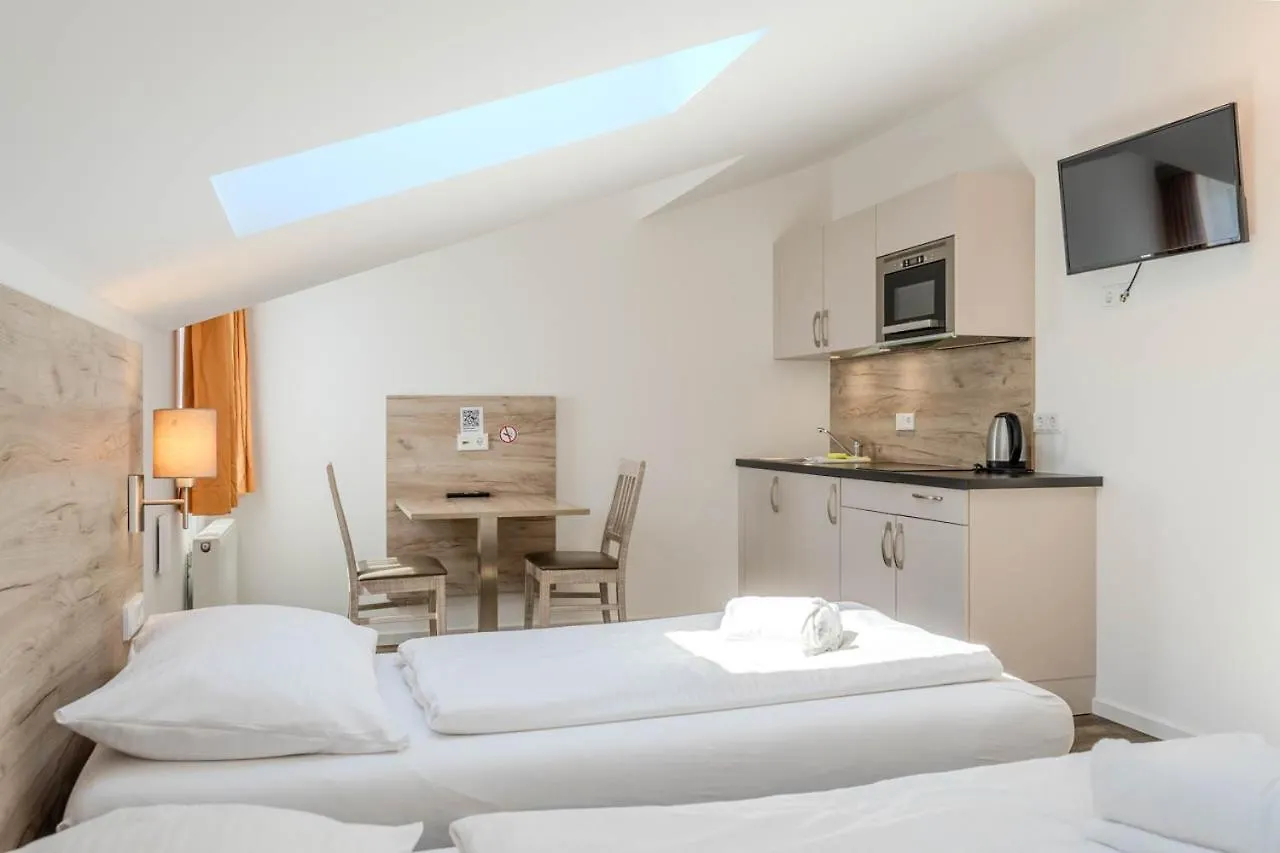 Aparthotel Oberfeld West München Straßlach-Dingharting 3*,  Deutschland
